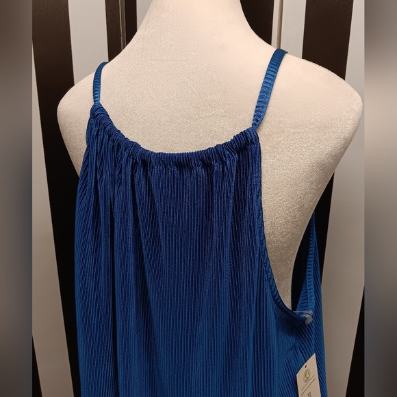 NWT blue ribbed halter top - Picture 4 of 9